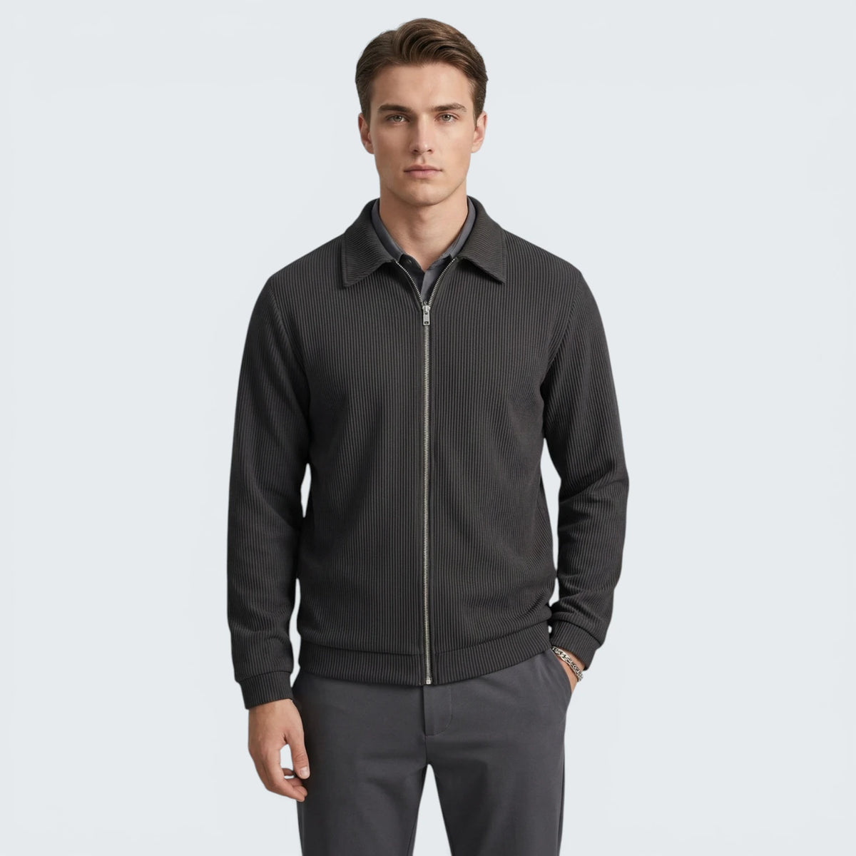 Veste Légère Texturée à Rayures Verticales – Col Polo et Fermeture Éclair