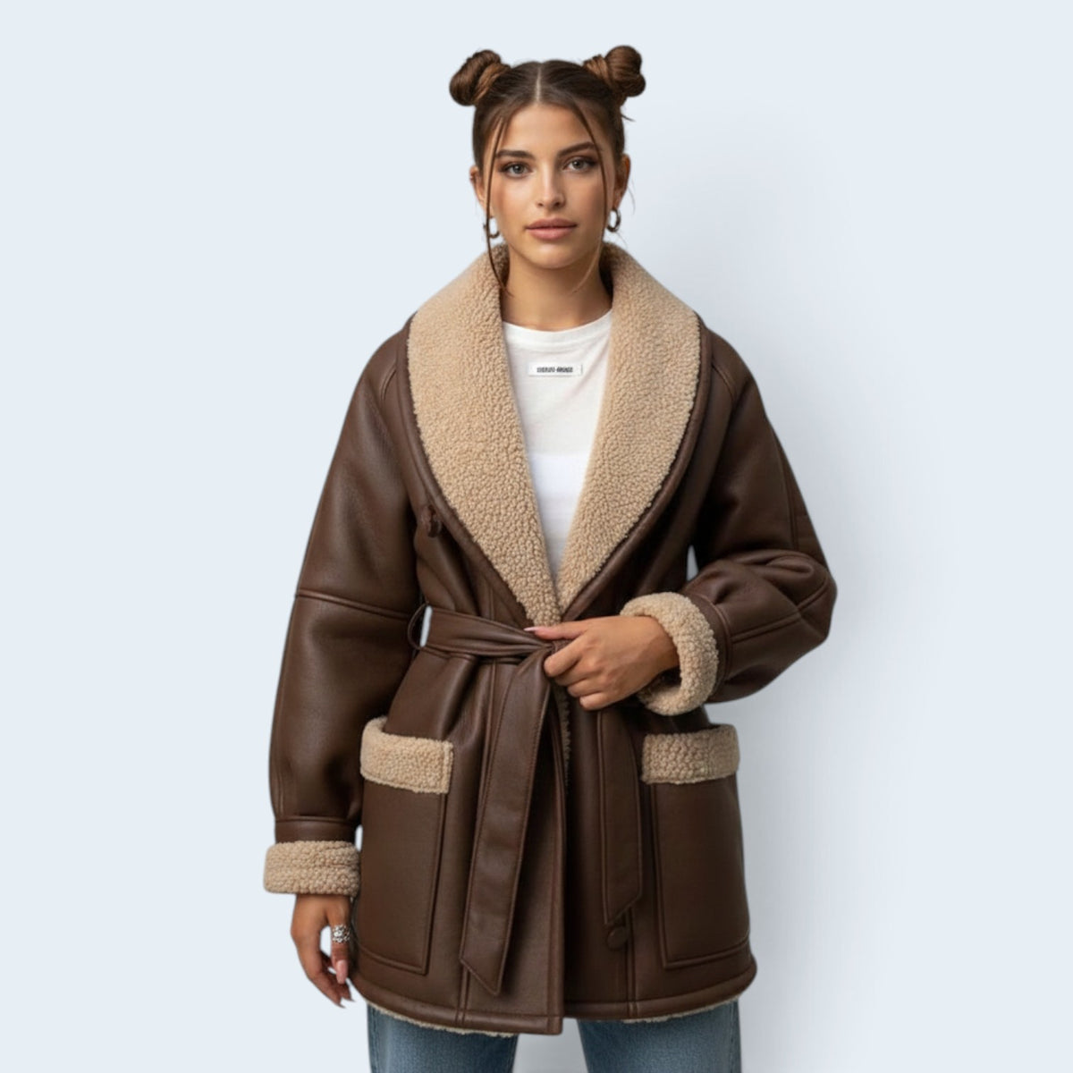 Manteau mi-long effet cuir doublé façon mouton – Esprit aviateur et ceinture ajustable