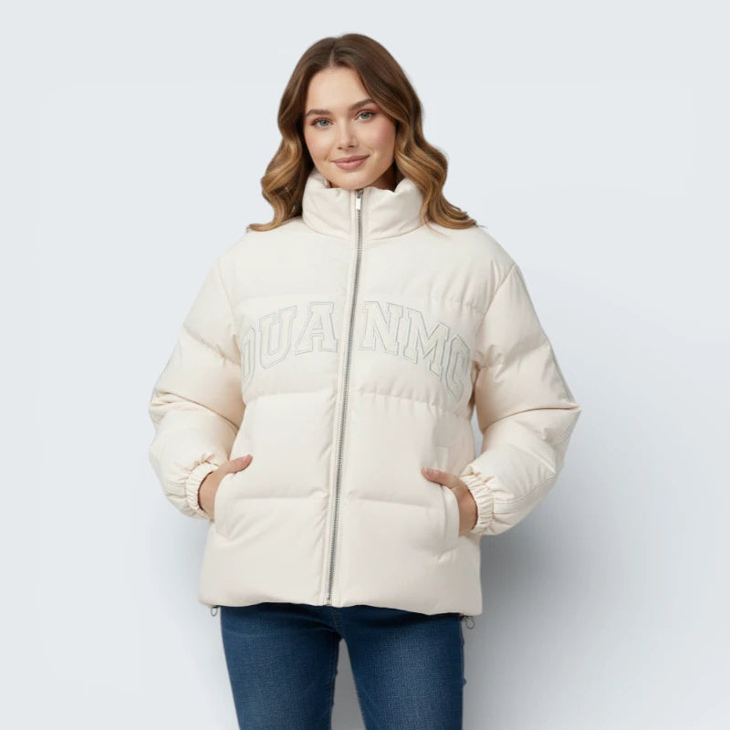 Doudoune Courte Style Universitaire "Varsity" - Veste Molletonnée avec Lettres et Patchs