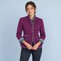 Blazer violet porté de face