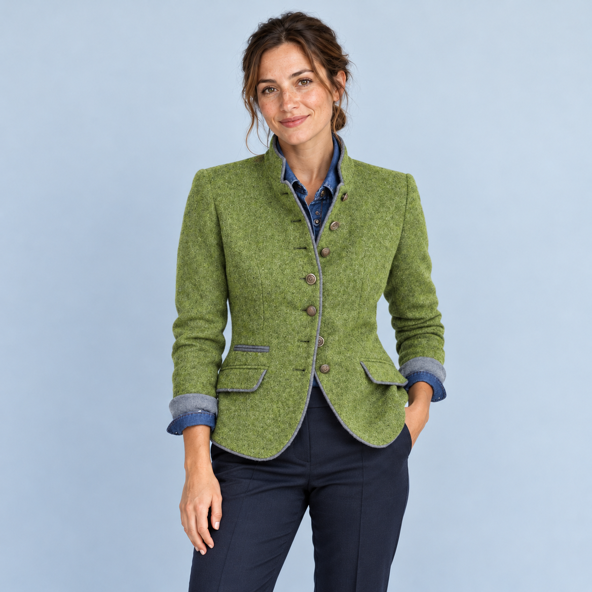 Blazer vert porté de face