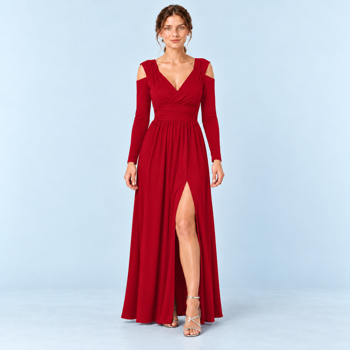 Robe longue rouge à col croisé et épaules ajourées, vue de face