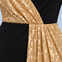 Détail des sequins dorés