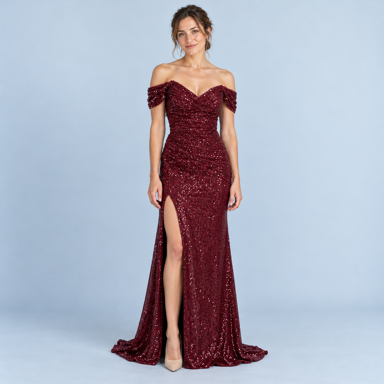 Robe bordeaux à sequins portée de face