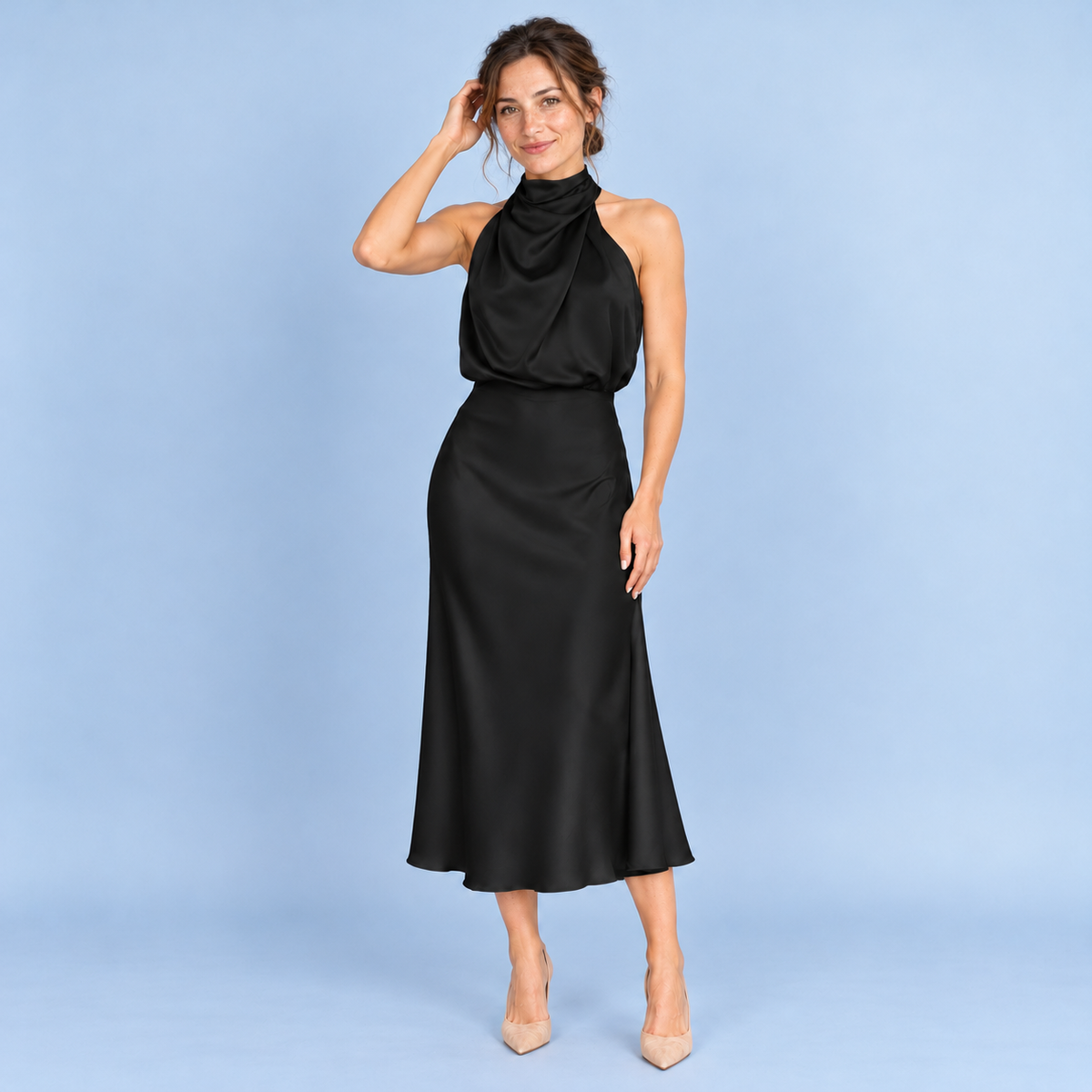 Robe noire portée de face