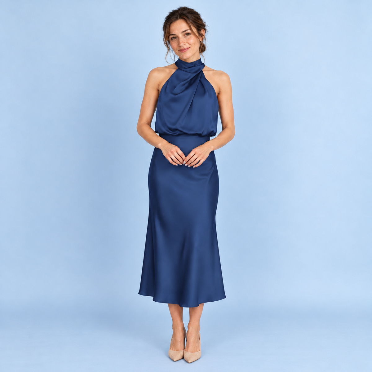 Robe bleu marine portée de face