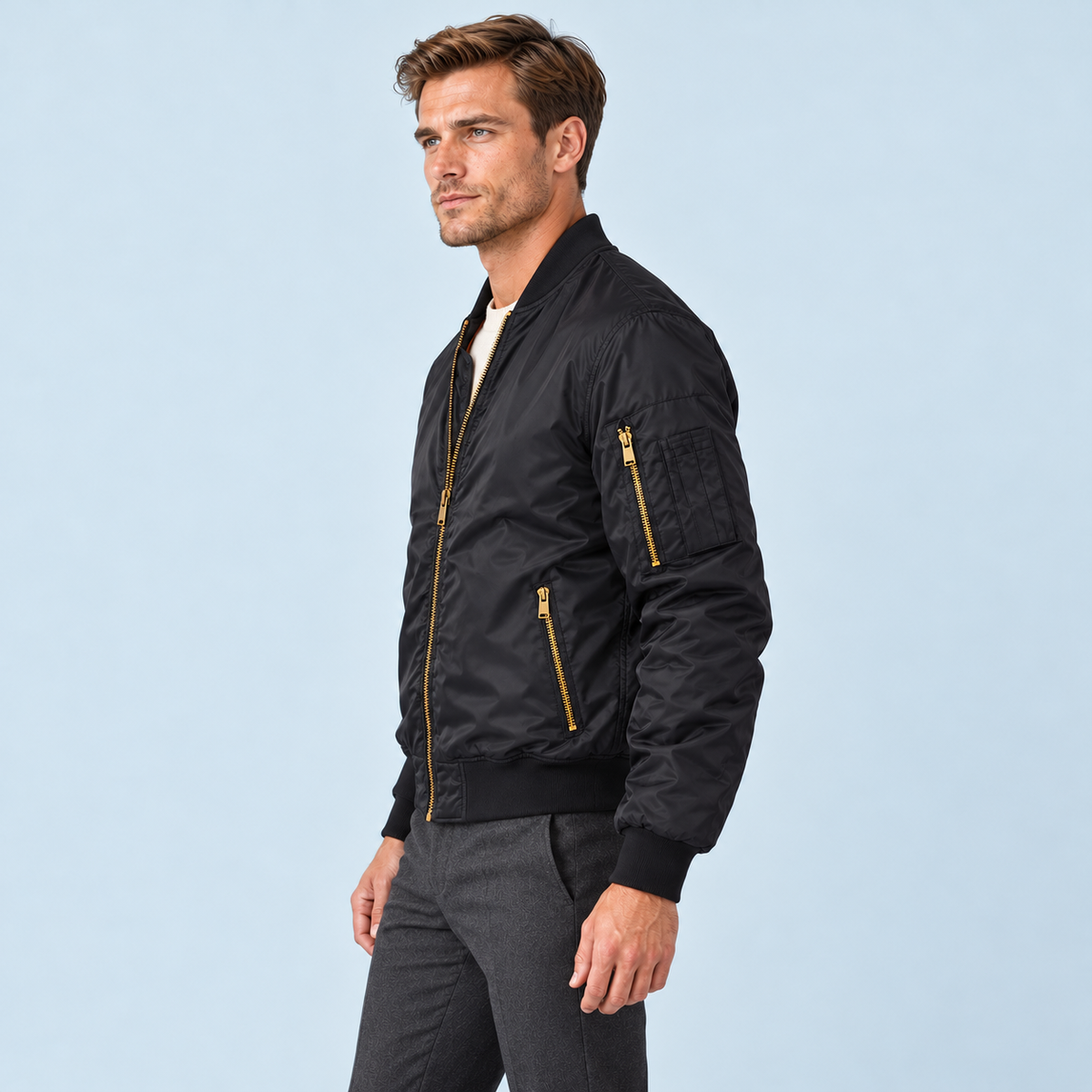 Blouson bomber homme à doublure matelassée — Noir — vue de profil avec modèle