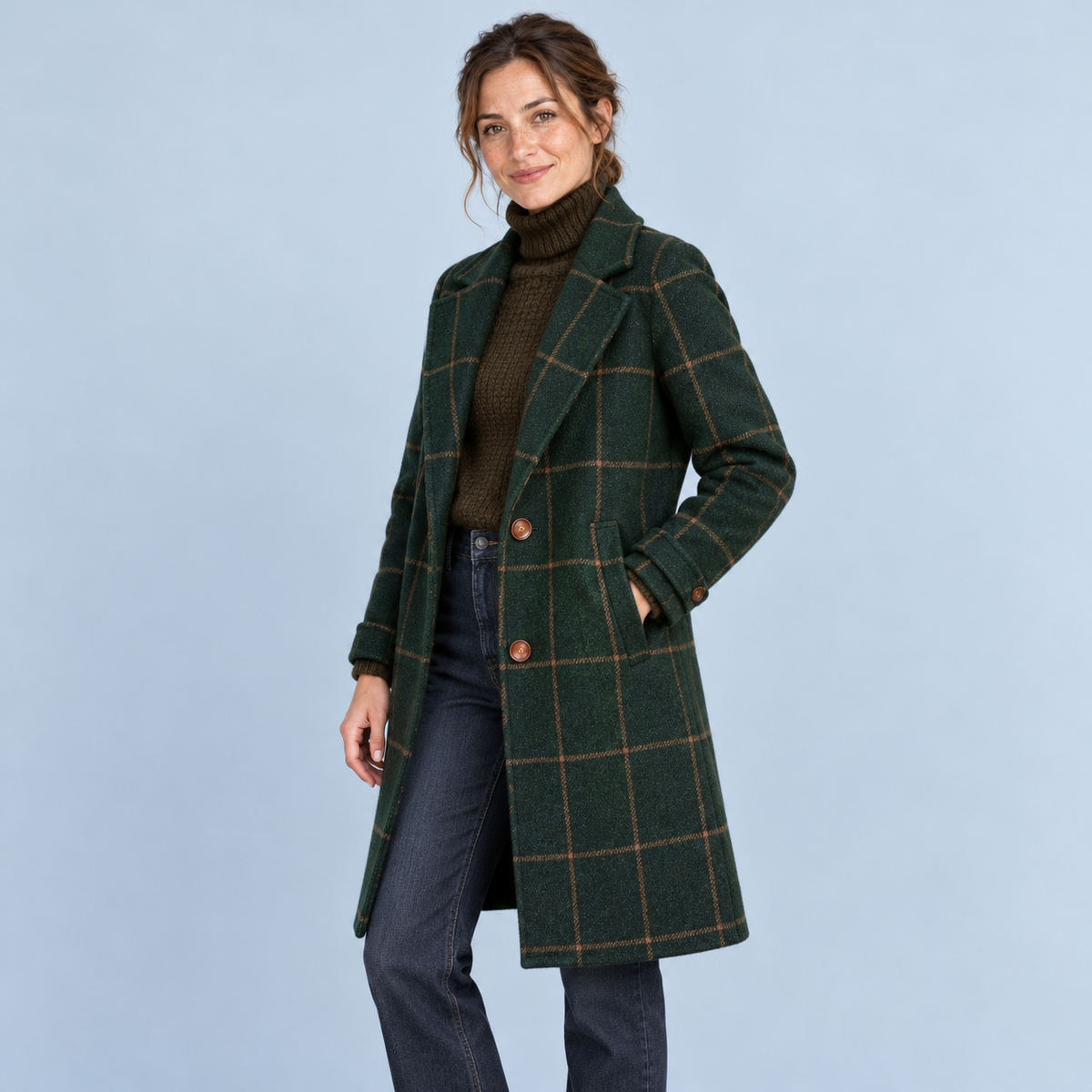 Manteau vert à carreaux — trois quarts avec mannequin