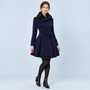 Manteau femme cintré bleu marine — vue trois-quarts