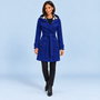 Manteau croisé femme bleu à capuche et ceinture, vue de face