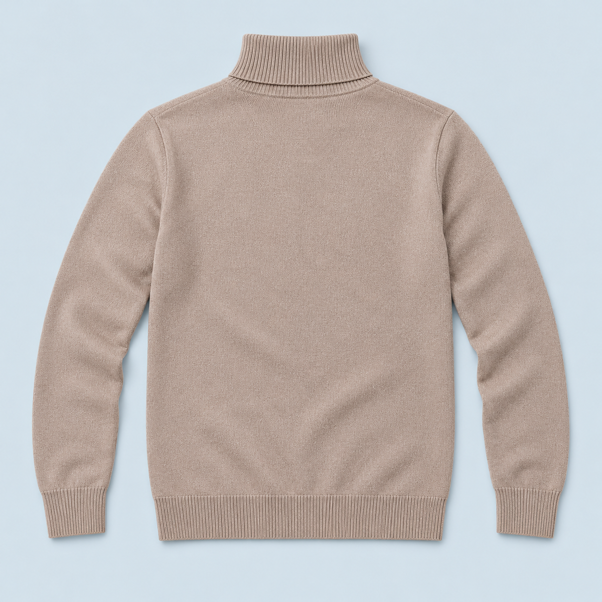 Pull homme beige à col roulé présenté à plat, dos reconstitué — détails à vérifier