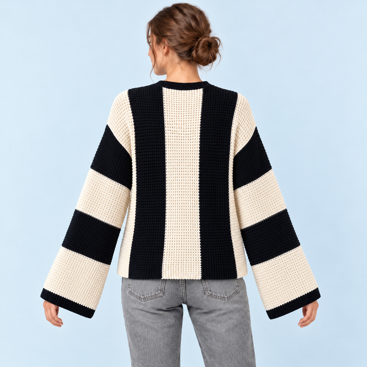 Pull femme rayé à manches larges beige et noir — dos