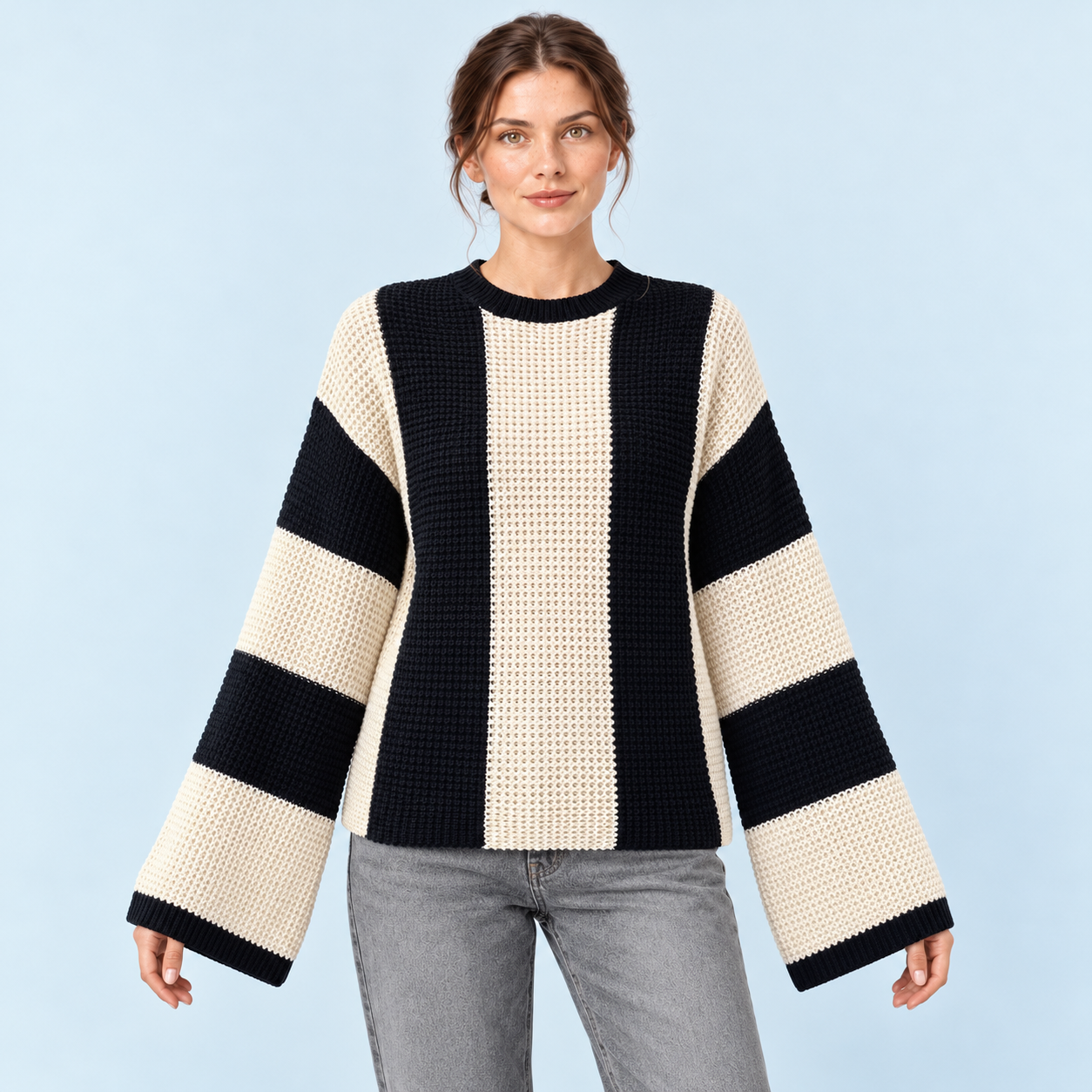 Pull femme rayé à manches larges beige et noir — face