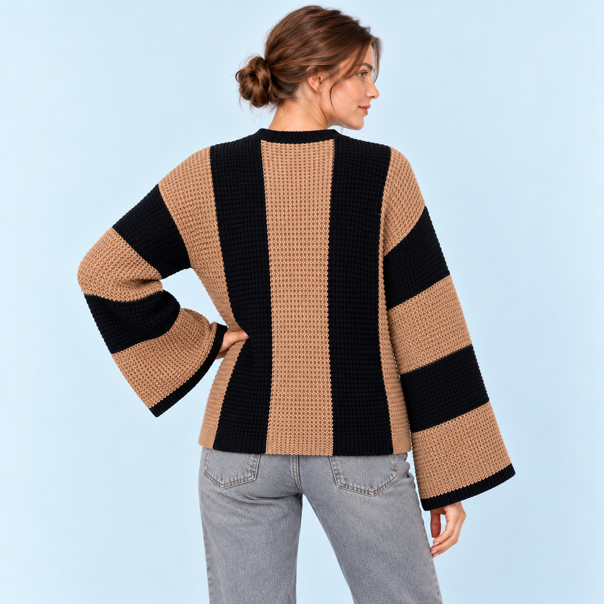Pull femme rayé à manches larges marron et noir — dos