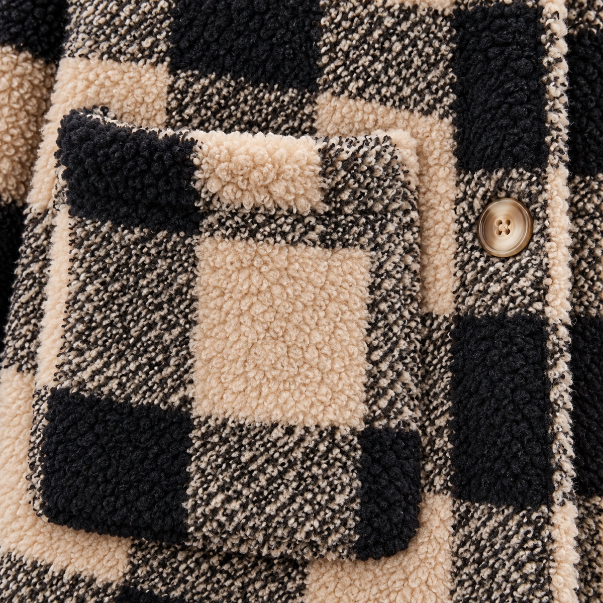 Manteau à carreaux à capuche — détail de la poche