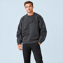 Pull homme à détails effilochés et col rond — gris-trois-quarts