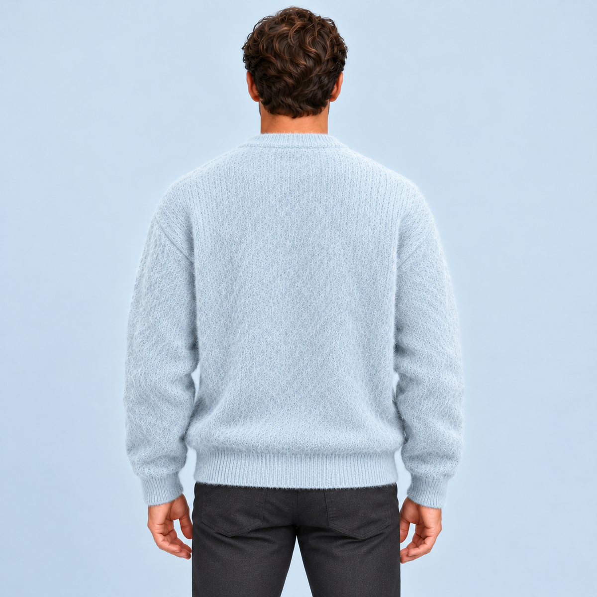 Pull homme en maille duveteuse à motifs géométriques — bleu-clair-dos — dos reconstitué — détails à vérifier