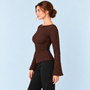 Top femme texturé à manches longues marron foncé — profil