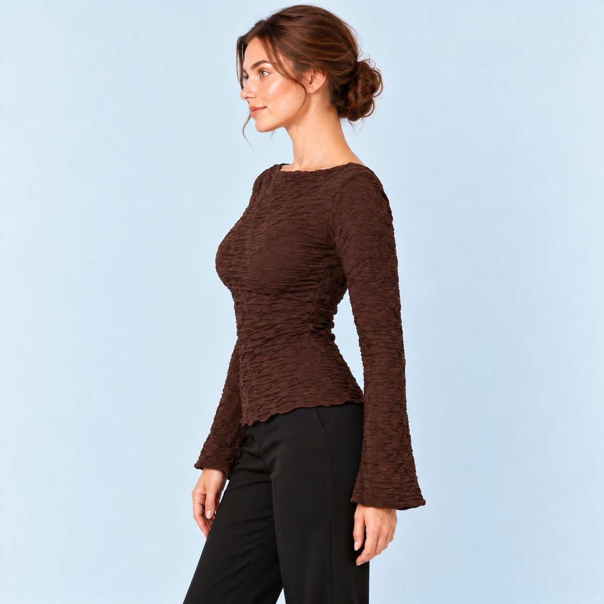 Top femme texturé à manches longues marron foncé — profil