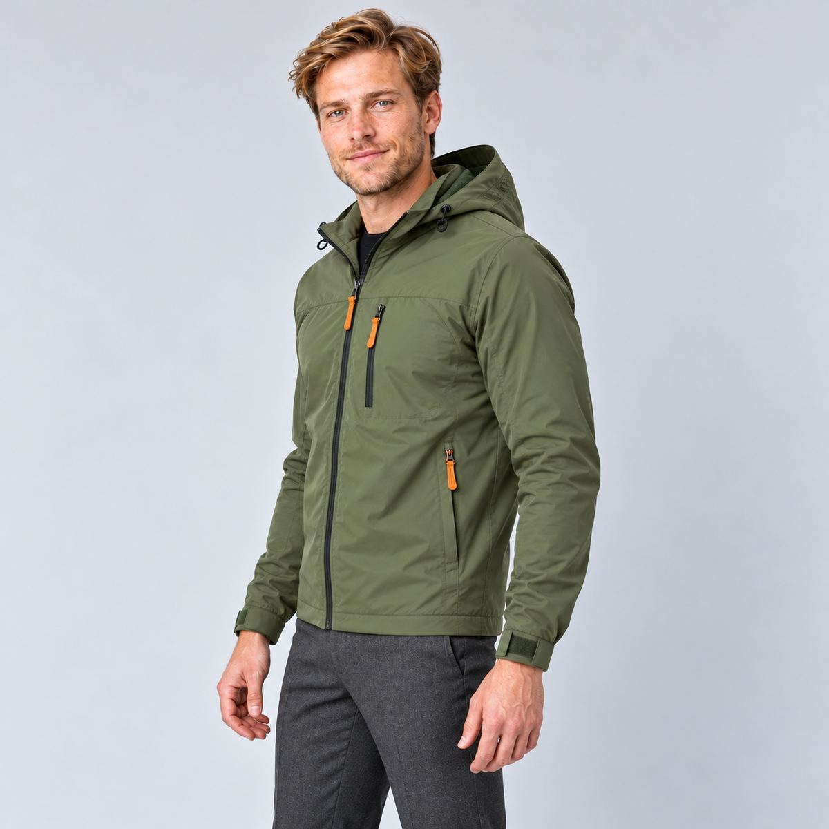 Veste à capuche vert olive — vue de trois quarts