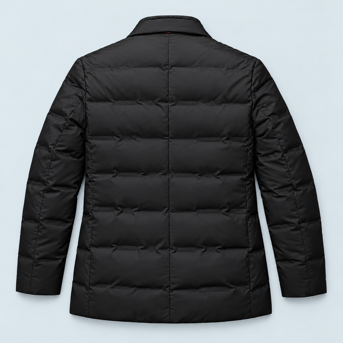 Veste homme matelassée noire présentée à plat, vue de dos